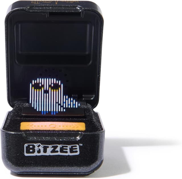 Detalle de Bitzee Wizarding World Harry Potter Interactive Toy (20 characters inside) reacts to swipes, tilts and taps