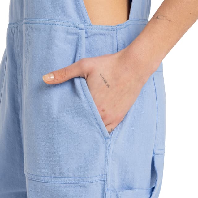 Detalle de Roxy Mono de mujer Crystal Coast con tirantes y cierre frontal