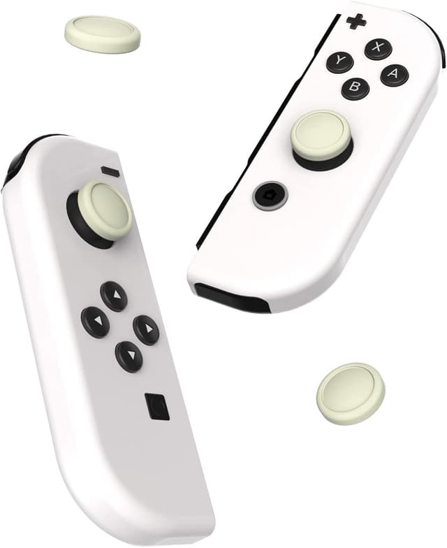 Detalle de eXtremeRate PlayVital joystick caps (silicone) for Nintendo Switch Lite / Switch OLED Joy‑Cons – Antique Yellow