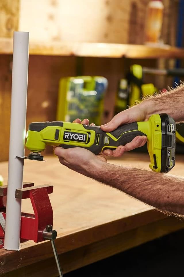Detalle de Ryobi RMT18-0 18V ONE+ cordless multi-tool