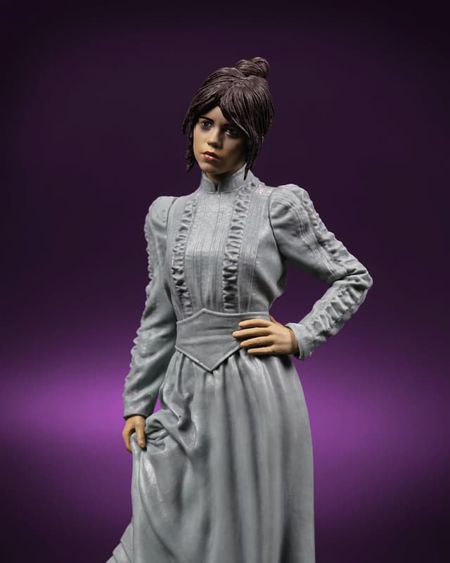 Thumbnail 1 de McFarlane Toys Astrid 6in posed figure