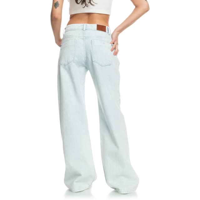 Detalle de Roxy vaquero baggy de mujer Chillin Way con lavado de algodón