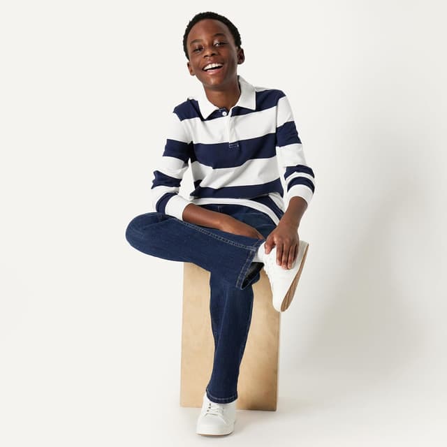 Detalle de Amazon Essentials Boys' Medium Stretch Regular-Fit Bootcut Jean