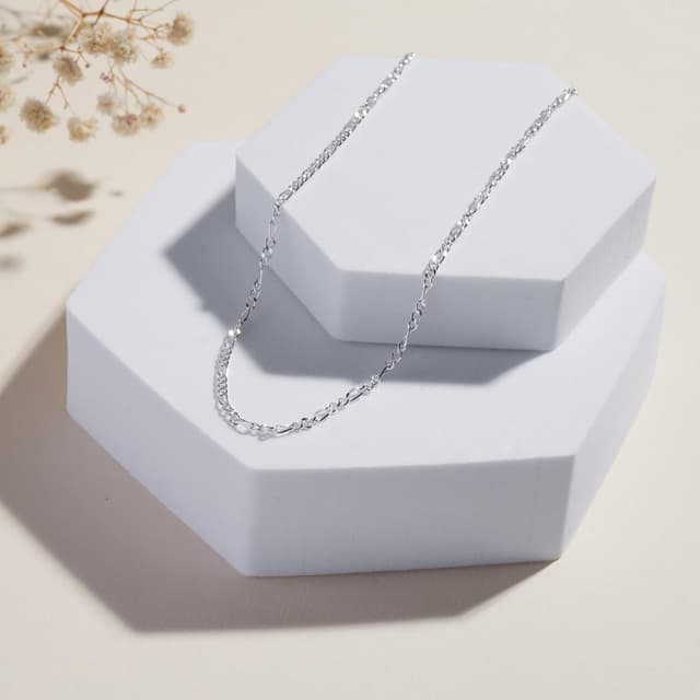 Detalle 2 de Rajputana S925 Figaro chain, 3mm