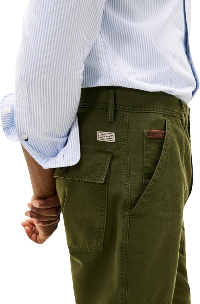 Detalle de Tommy Hilfiger men’s chino trousers