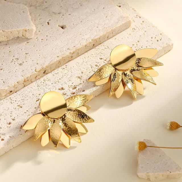 Detalle de Boucles d’oreilles fleur plaquées or 18 carats BUEMMR pour femmes