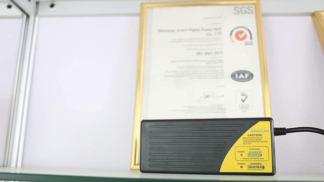 Thumbnail 4 de Caricabatterie 12V mantenitore intelligente per batterie al piombo