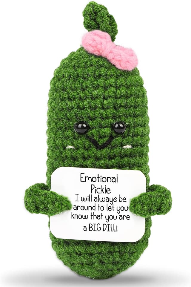 Detalle de Hoedia Emotional Pickle Small Crochet Plush Galentines Valentine’s Day Gift