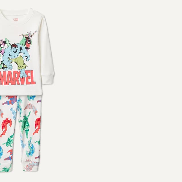 Detalle 2 de Amazon Essentials Boy’s Snug-Fit Pyjama Sleep Sets (Snug-Fit cotton rib)