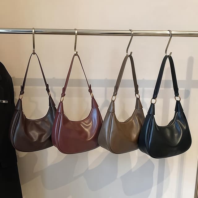 Detalle 2 de Aucuu women’s crescent shoulder bag (PU leather Y2K hobo) with interchangeable straps