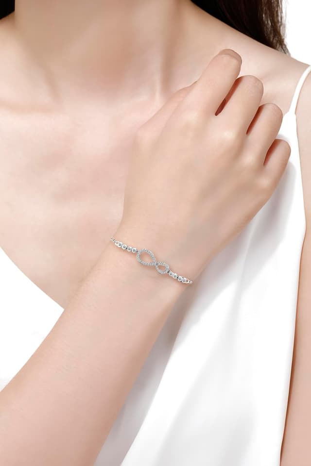Detalle 2 de USEEDOVIA Unendlichkeitszeichen-Armband mit AAA-Zirkonia für Mama, Tochter, Oma & Schwester