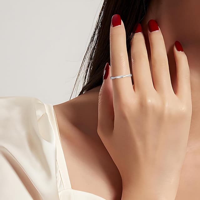 Detalle de Macachii 925 Sterling Silver & 14K Gold Plated Adjustable Engagement Ring (Thumb Ring) with Cubic Zirconia