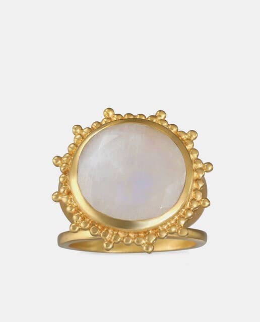 Detalle de Satya Jewelry Anillo Luna Lena con piedra luna 🌙