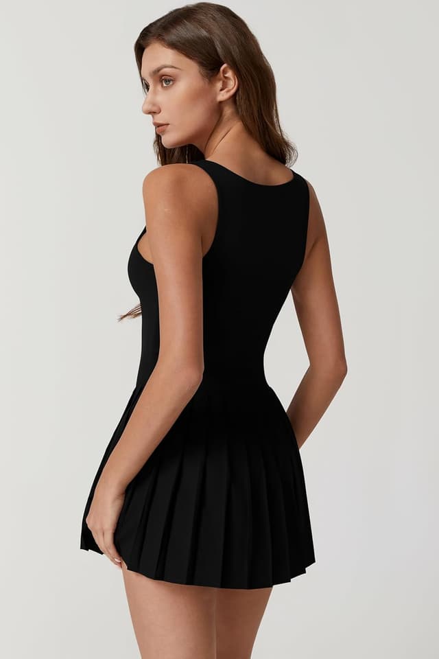 Detalle de QINSEN Women’s Square Neck Tennis Dress with Pleated Skirt, Built-In Shorts & Pockets