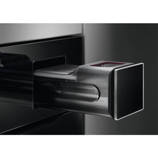 Detalle 2 de AEG Serie 9000 SteamPro Horno 70L A++