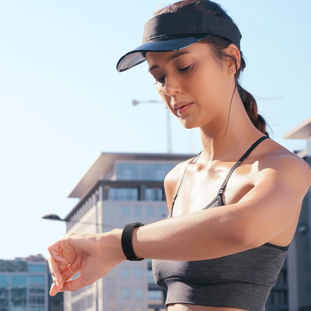 Detalle 2 de DigiHero Nylon Sport Loop strap for Apple Watch (Black) — compatible 46/44/45/49mm