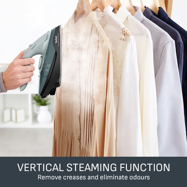 Detalle de Tefal Freemove Power Cordless Steam Iron FV6672G0 (2600W) – ceramic soleplate, 40g/min continuous steam