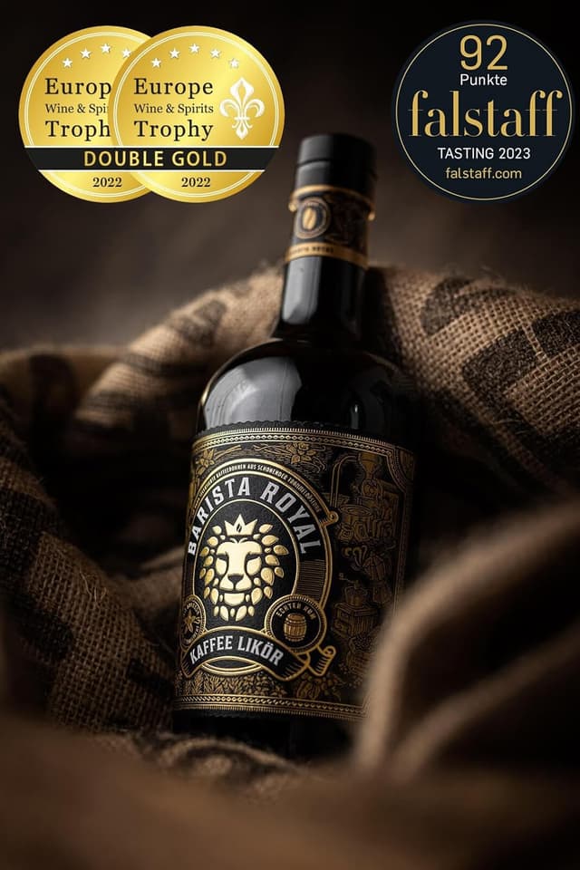 Detalle de Kaffeelikör als Kurzer/Stamperl mit Kaffeebohnen eigener Trommelröstung & echtem Rum (20%, 16 x 20 ml)