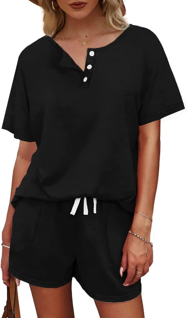 Detalle de WIHOLL Two-Piece Lounge Set for Women: Button-Down Top and Drawstring Shorts with Pockets