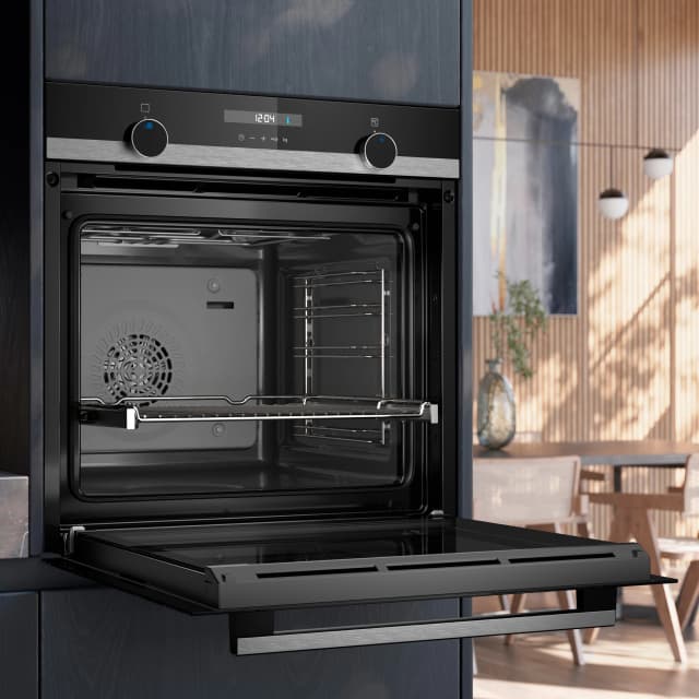 Detalle de Horno multifunción Siemens iQ500 con EcoClean y humidClean HB537GES3