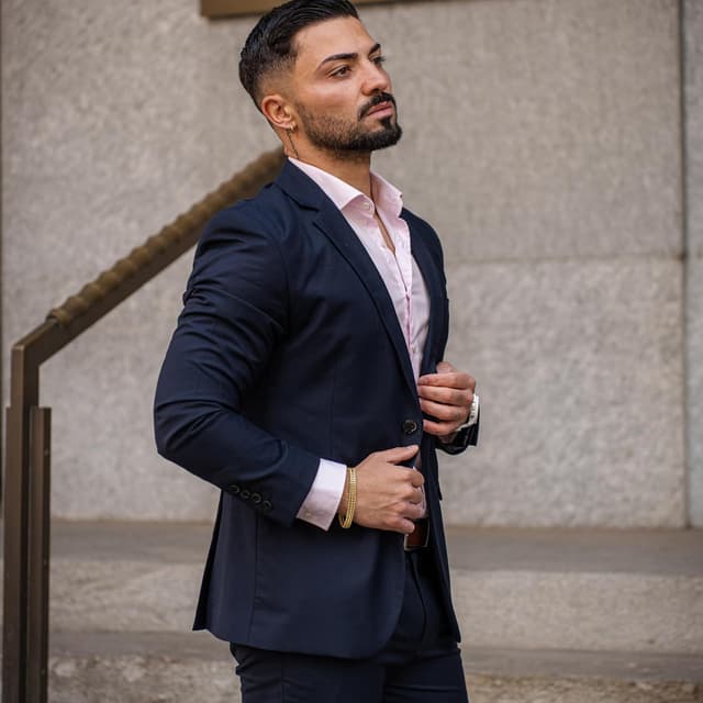 Detalle de SERASAR Premium Edelstahl-Armband für Herren (316L) – wasserfest, sicherer Verschluss, 3 Farben inkl. Schmuckschachtel