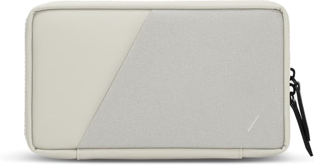 Detalle de Native Union Stow Organizer premium travel tech kit (Sandstone) for cables, charger and small essentials