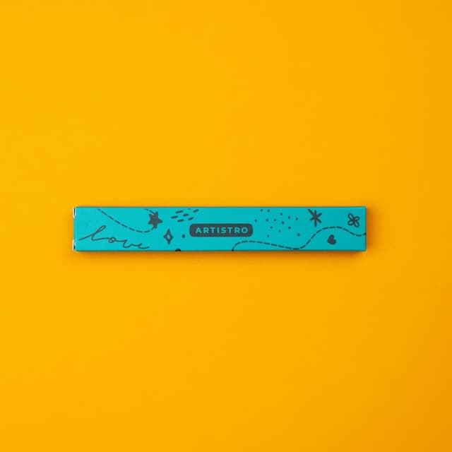 Detalle 2 de ARTISTRO 2 schwarze Stoffmarker mit Doppelspitze – permanent für Textilien, T-Shirts & Leinwand