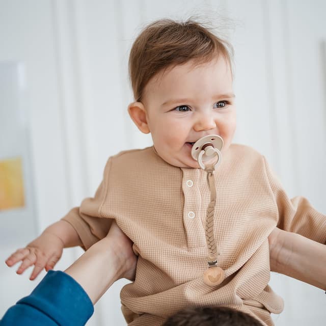 Detalle de CLDY Baby Schnullerkette Clip im 4er-Set – Schnullerband mit Clip für Kinderwagen, Babytrage & Autositz