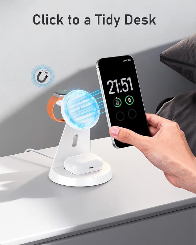Detalle 2 de Wireless Charger 3‑in‑1 Charging Station for iPhone
