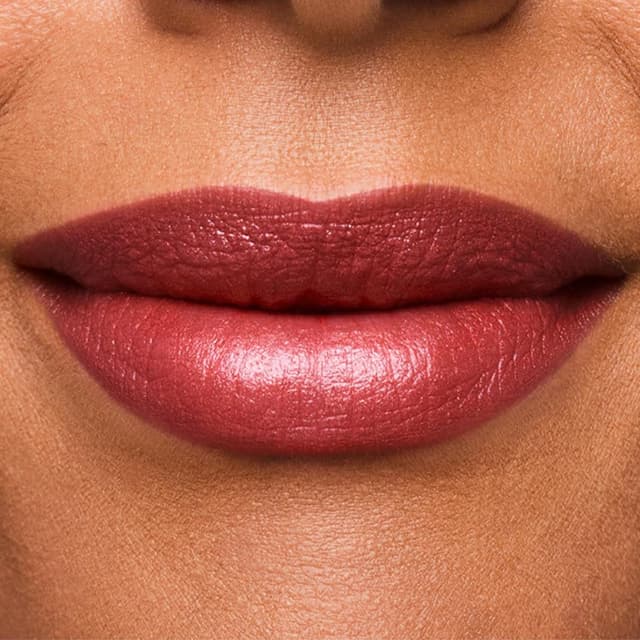 Detalle de Estée Lauder Pure Color Long-Lasting Hi-Lustre Lipstick (Shimmer Finish)