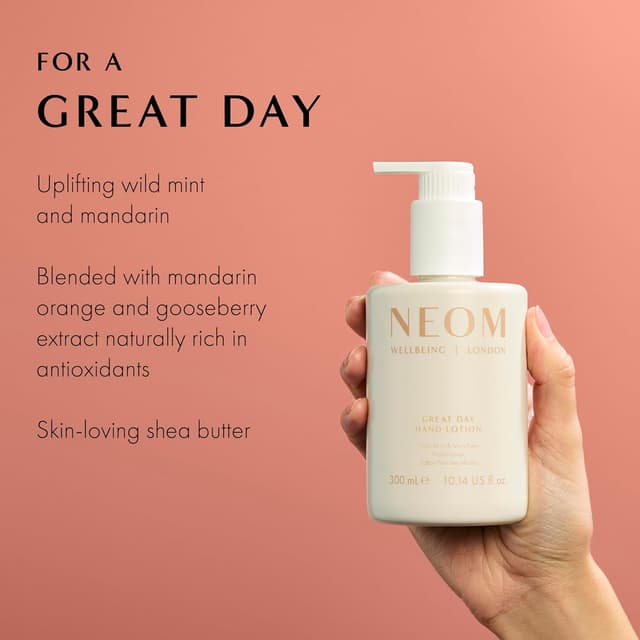 Detalle 2 de NEOM Great Day Hand Lotion (300ml) – Wild Mint & Mandarin with 7 essential oils