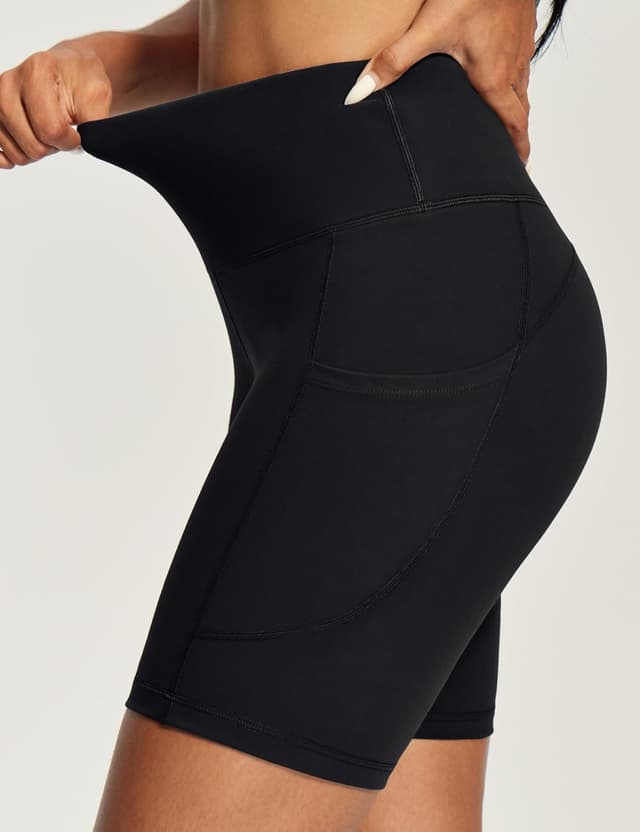 Detalle de IUGA Women’s 6" Biker Shorts with Tummy Control and Pockets