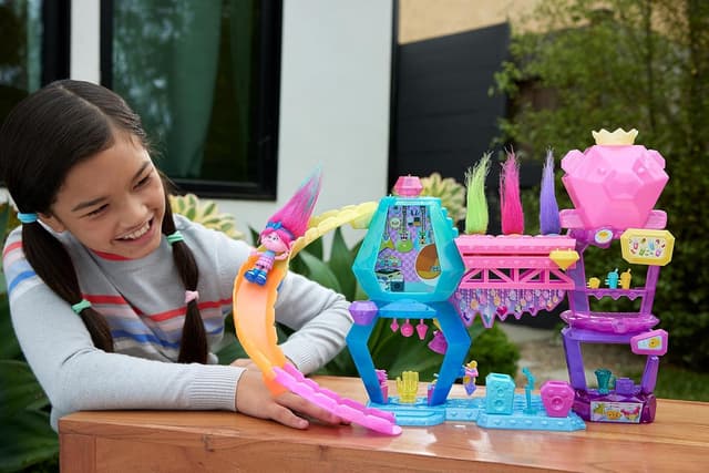 Detalle 2 de Mattel Trolls Mount Rageous 2 plantas