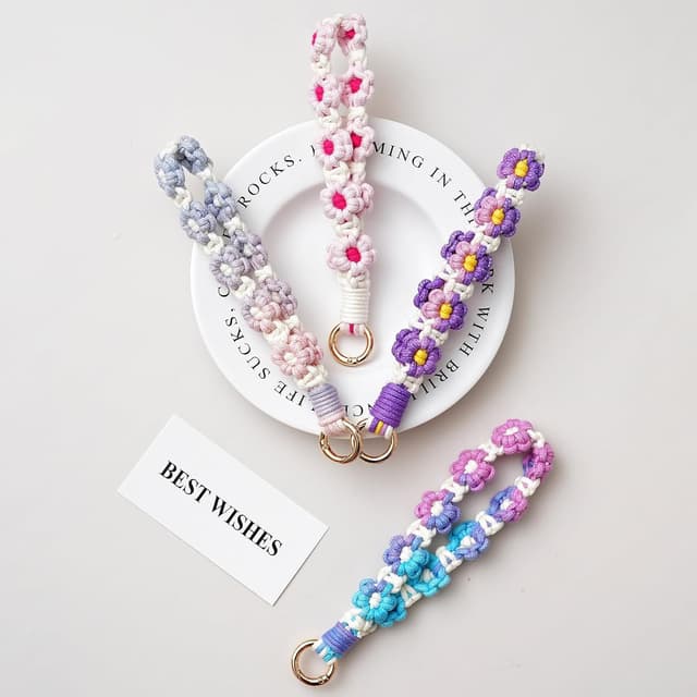 Thumbnail 6 de AOKSUNOVA Schlüsselanhänger für Mädchen „Blume“ aus Makramee – kurz, beige/weiß/dunkelbraun