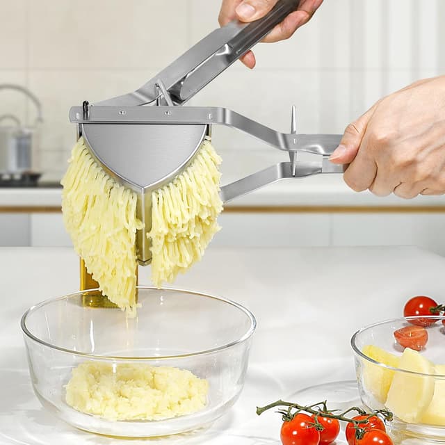 Detalle 2 de Stainless Steel Potato Ricer for Smooth, Fluffy Mash