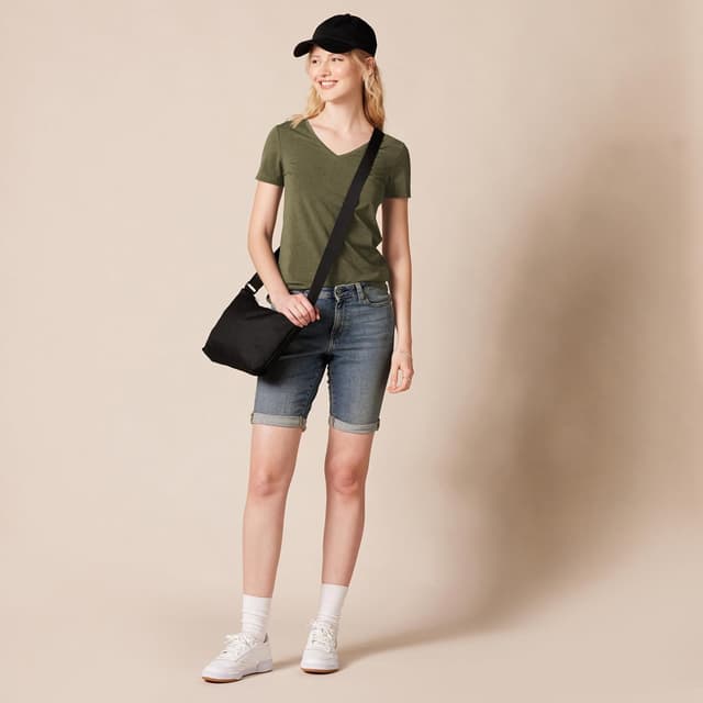 Detalle de T-shirt manches courtes femme Amazon Essentials encolure ras-de-cou et col en V – coupe standard, lots multiples