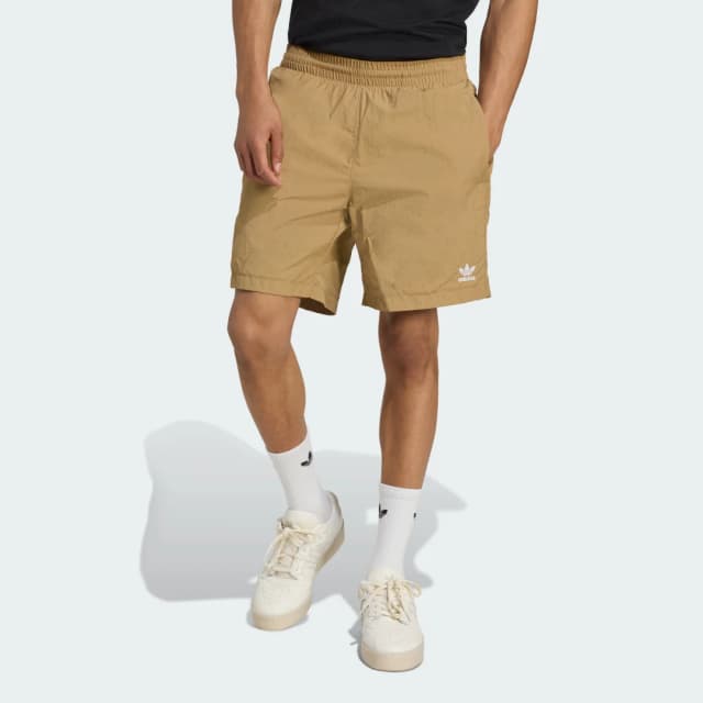 Imagen de Adidas Trefoil Essentials Woven, pantalón corto en OfertitasTOP