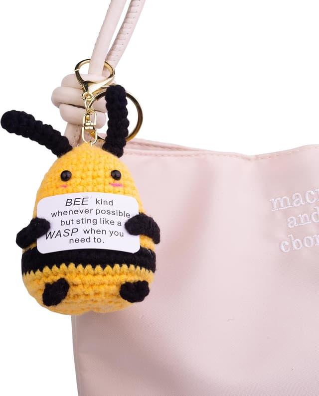 Detalle 1 de Mwmoeen Kartoffel Pocket Hug Schlüsselanhänger L2