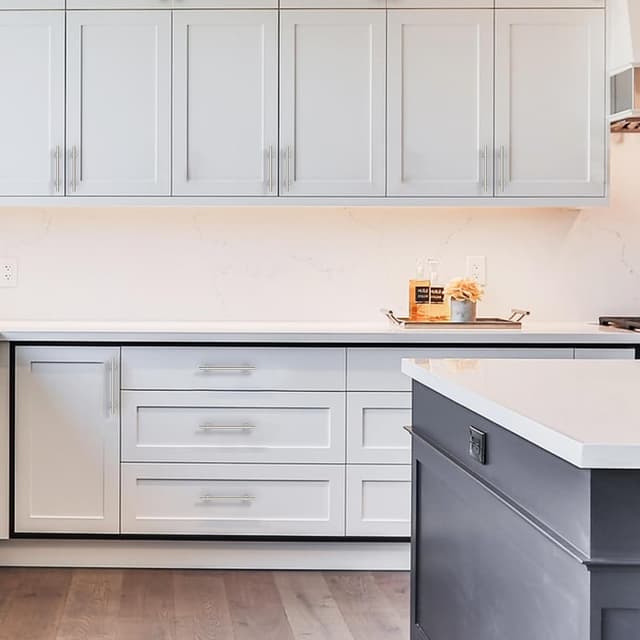 Detalle de Amerdeco 10 maniglie per mobili nichel spazzolato, foro 96 mm (argento) in lega di alluminio