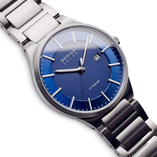 Thumbnail 2 de BERING Montre solaire 39 mm Titane