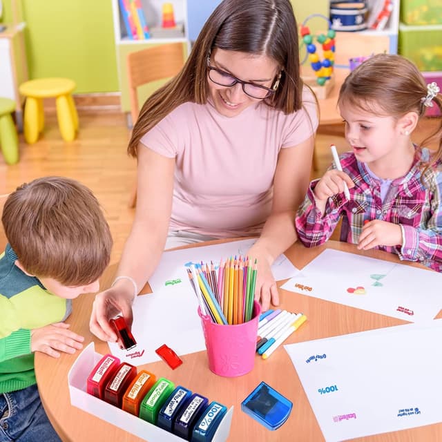 Thumbnail 6 de Newthinking Teacher Stamps 8 Pack self-inking