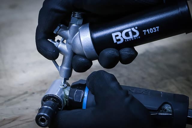 Detalle 2 de BGS 71037 mini pompe à graisse 69 bar