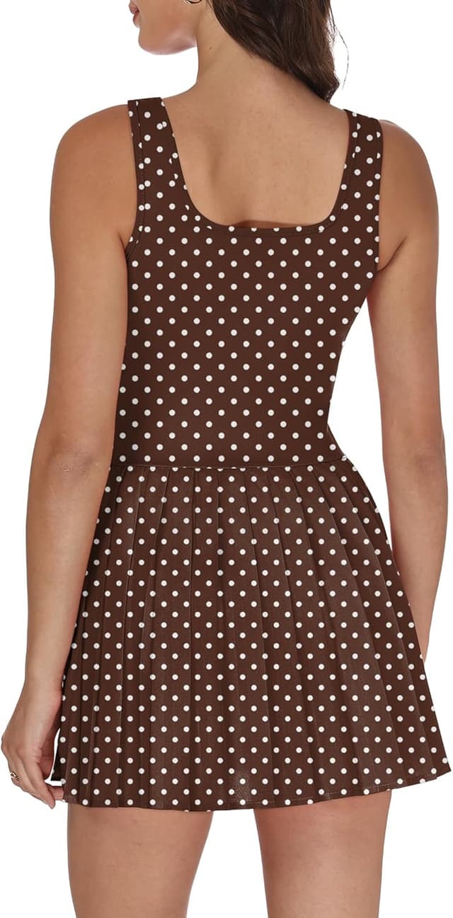 Detalle de Women’s Tennis Athletic Dress with Built-In Shorts, U-Neck and Pockets