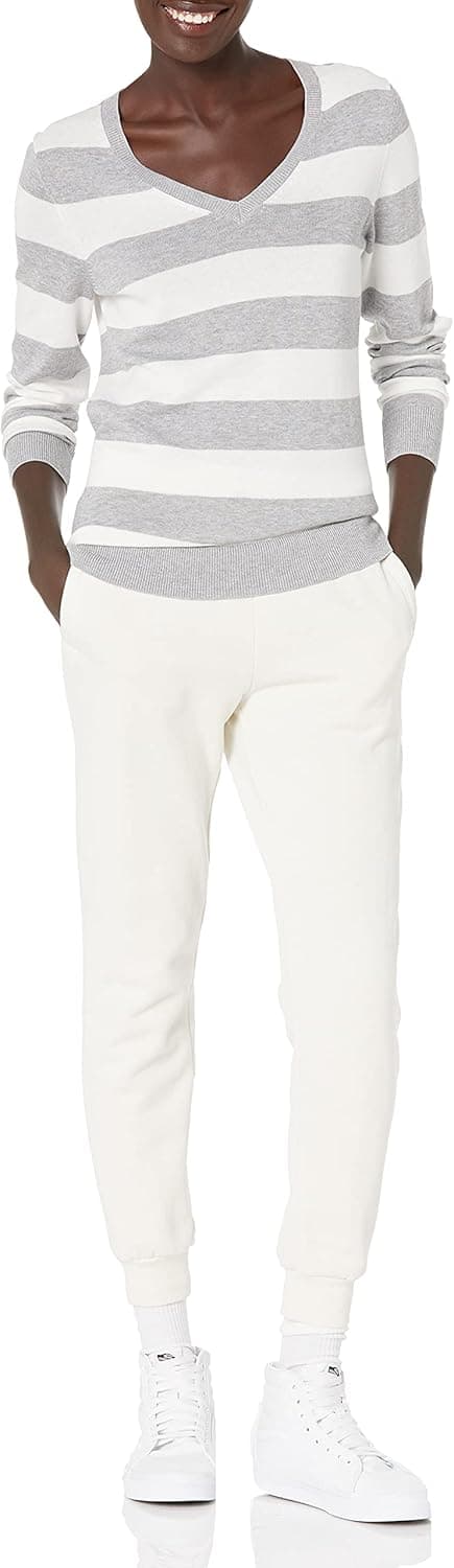 Detalle 2 de Pull léger femme Amazon Essentials à col en V, manches longues et coupe classique (grande taille)