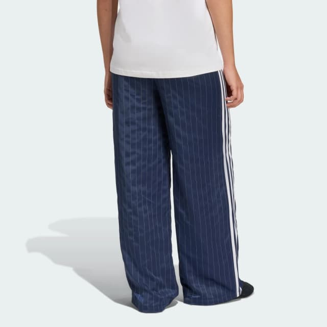 Detalle 2 de Pantalón de pata ancha adidas Originals azul