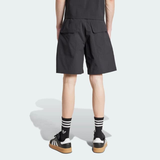 Detalle 2 de adidas Premium Essentials Pantalón corto Negro 30 días