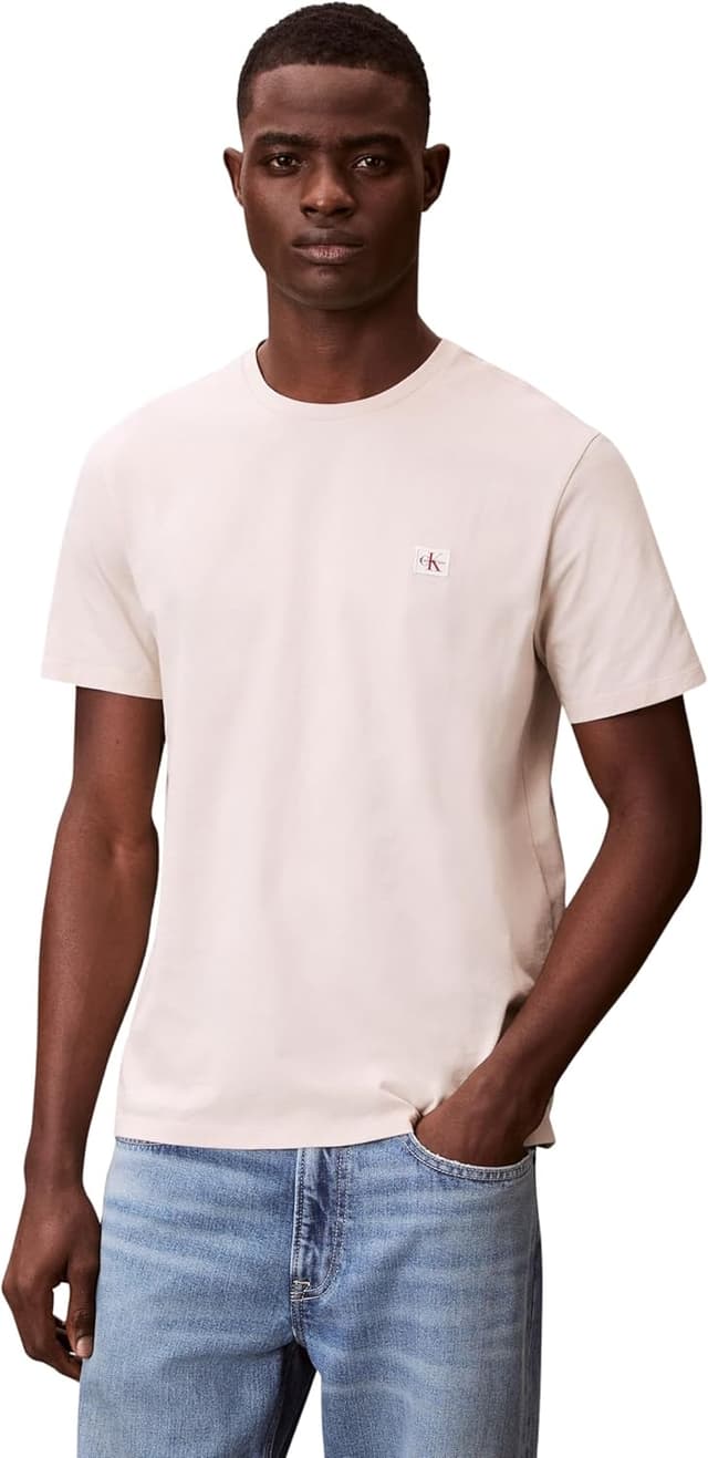 Detalle de T-shirt manches courtes homme Calvin Klein Badge en jersey de coton, coupe regular