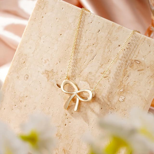 Detalle de Rajputana bow necklace for women & girls – 14K gold-plated ribbon bow choker