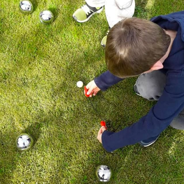 Detalle 2 de Jaques of London Luxury Boules Set – steel garden petanque set for families with wooden jack