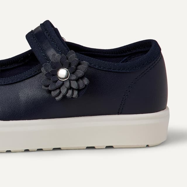 Detalle de Amazon Essentials Girl’s Mary Jane Trainers with hook-and-loop strap